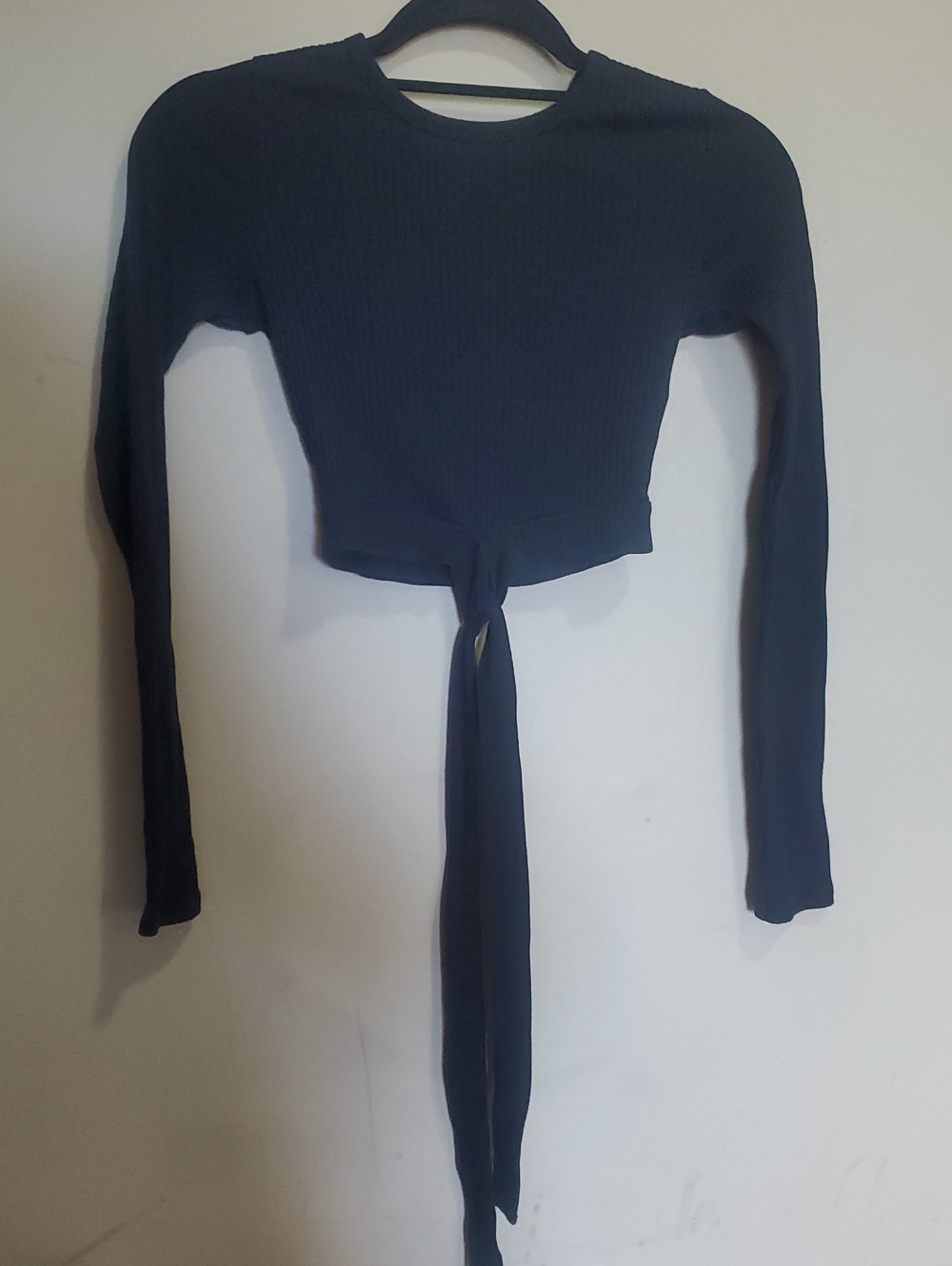 Hollister Black Long-Sleeve Tie-Front Crop Top Size Xs